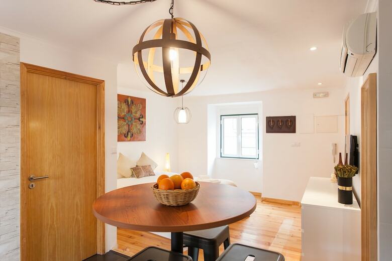 Moniz Studio Apartment - By Lu Holidays