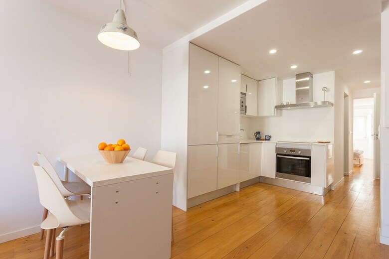 Moniz Blue One-bedroom Apartment - By Lu Holidays