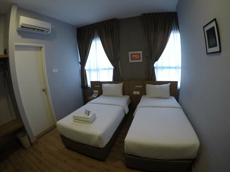 Hotel Ariana Iskandar
