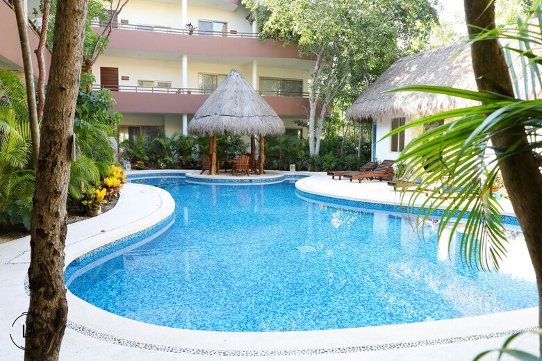 Anam 1 Bedroom Apartment With Balcony Sleeps 3