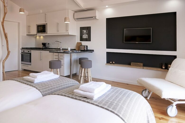 Bairro Studio Apartment - By Lu Holidays