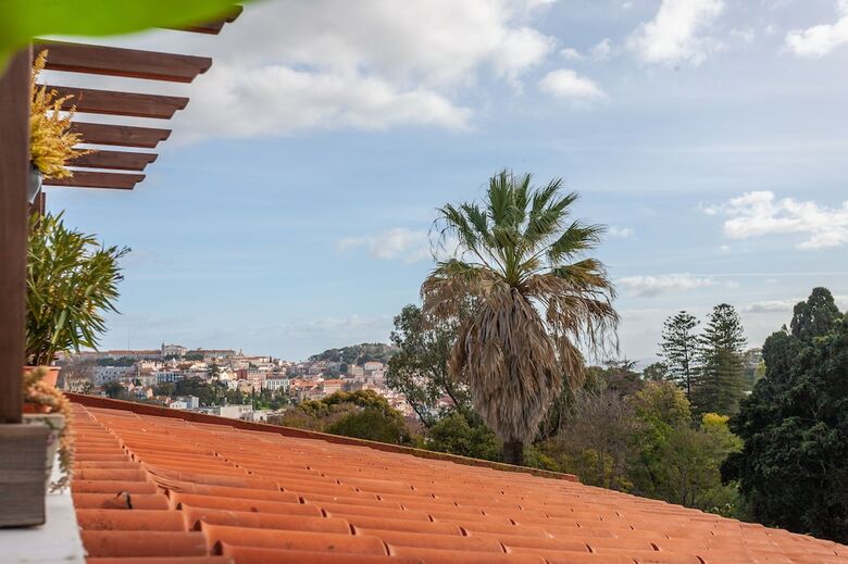 Liberty Penthouse Three-bedroom Apartment - By Lu Holidays
