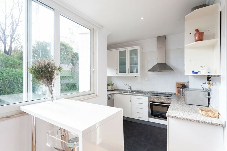 Liberty Penthouse Three-bedroom Apartment - By Lu Holidays