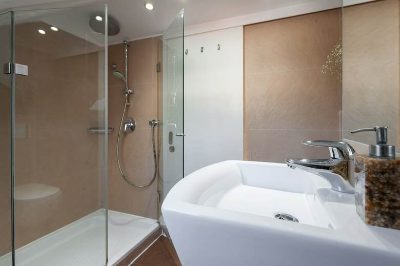 Liberty Penthouse Three-bedroom Apartment - By Lu Holidays
