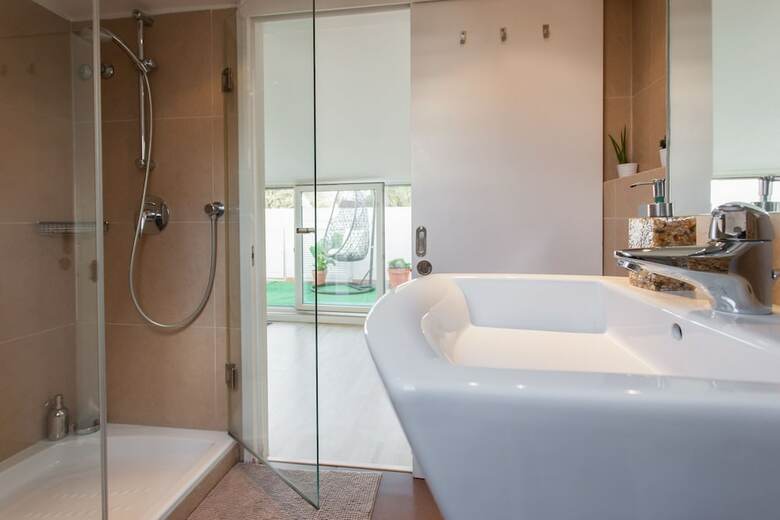 Liberty Penthouse Three-bedroom Apartment - By Lu Holidays