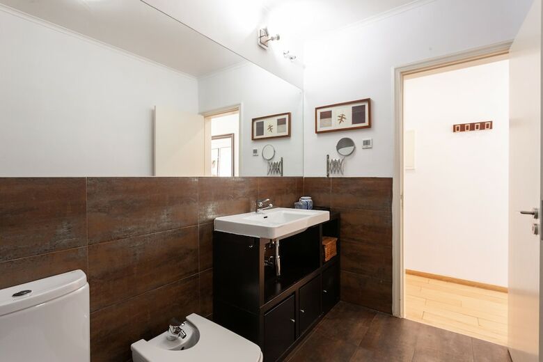 Liberty Penthouse Three-bedroom Apartment - By Lu Holidays