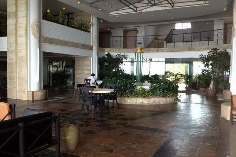Apartamentos Issara At Cha-um Beach Club