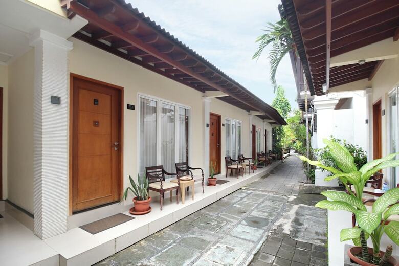 Hotel Airy Raya Legian 113 Kuta Bali