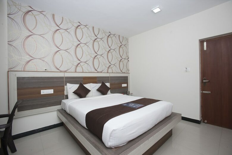 Oyo 8715 Hotel Nakshatra Grand