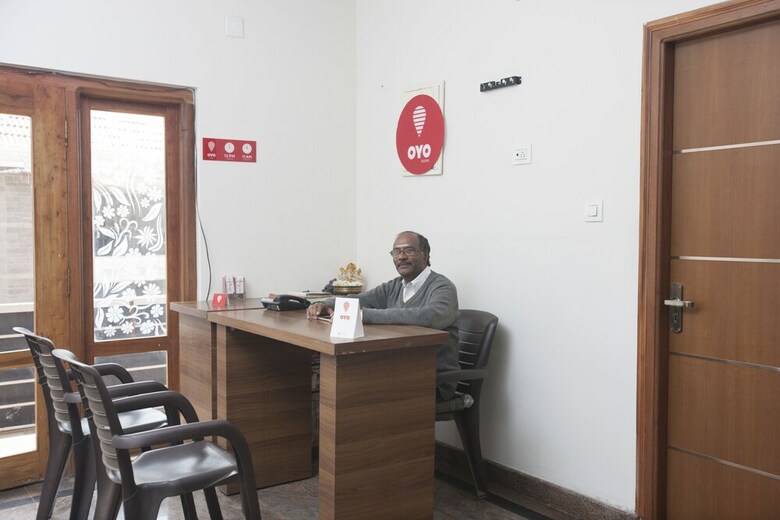 Oyo 8715 Hotel Nakshatra Grand