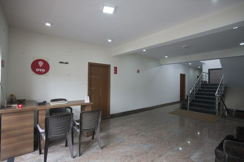 Oyo 8715 Hotel Nakshatra Grand
