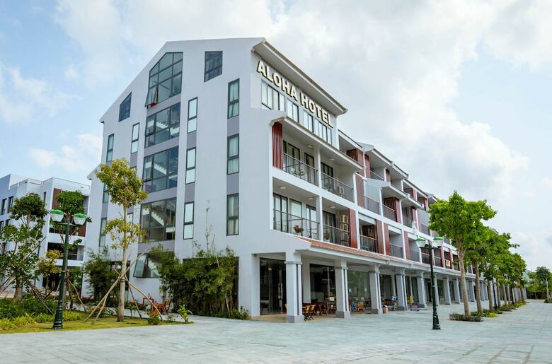 Aloha Hotel
