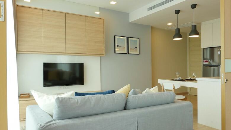 Cetus Beachfront Condo By Pong