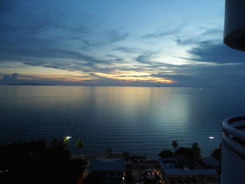 Cetus Beachfront Condo By Pong