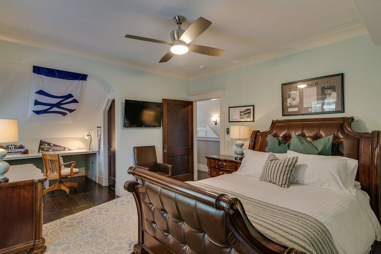Bed & Breakfast Caroline House Nashville Historic Inn
