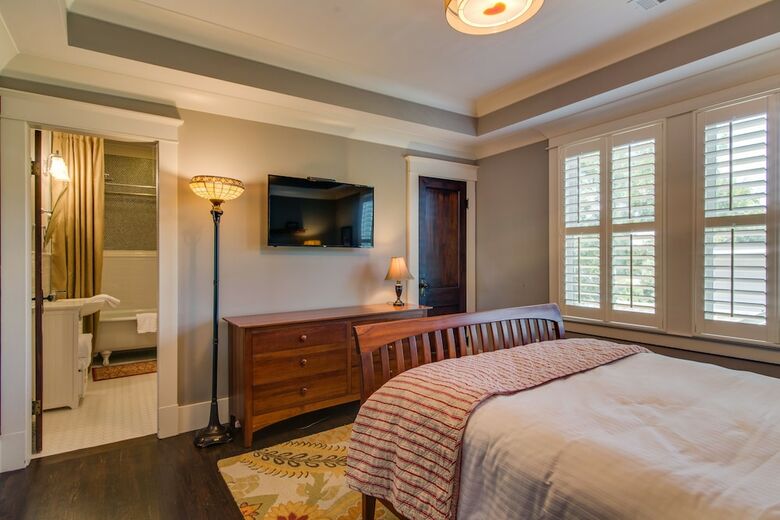 Bed & Breakfast Caroline House Nashville Historic Inn
