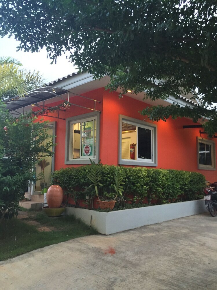Hotel Piyarom Resort