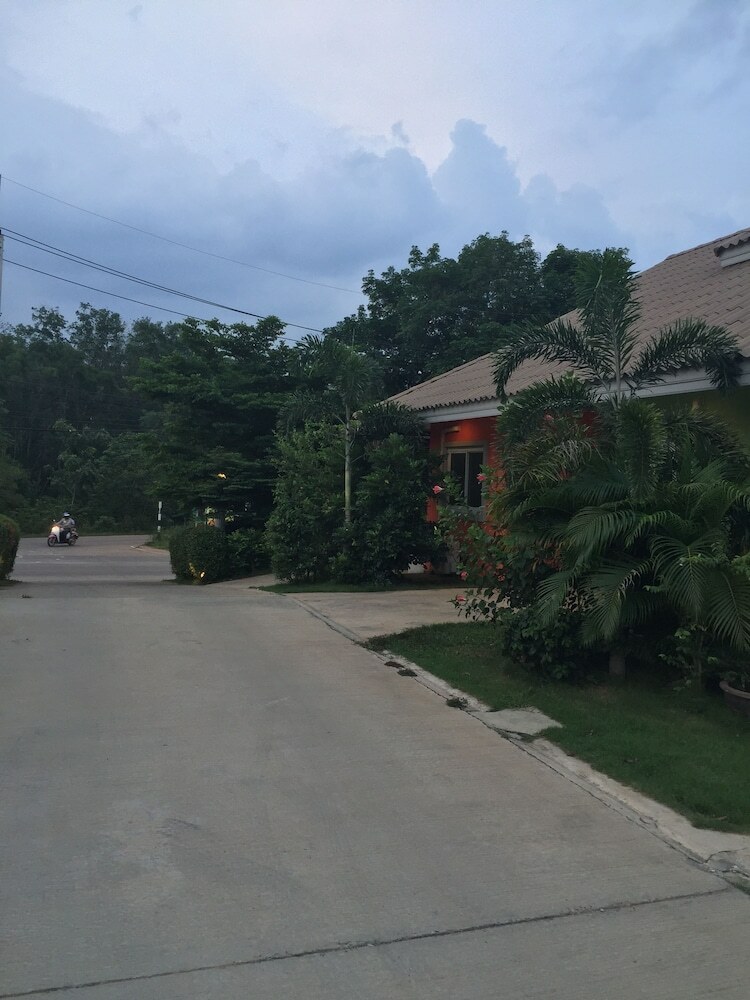 Hotel Piyarom Resort