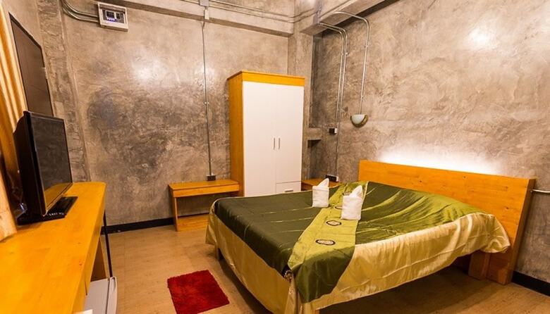 Hotel W Hostel