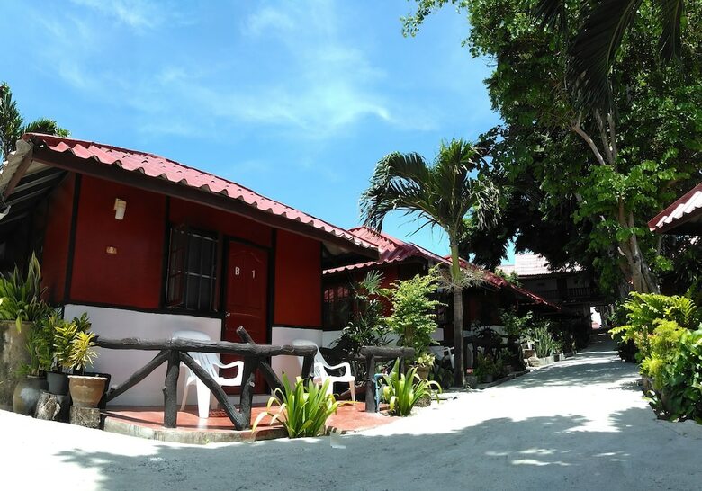 Hotel Haadrin Resort