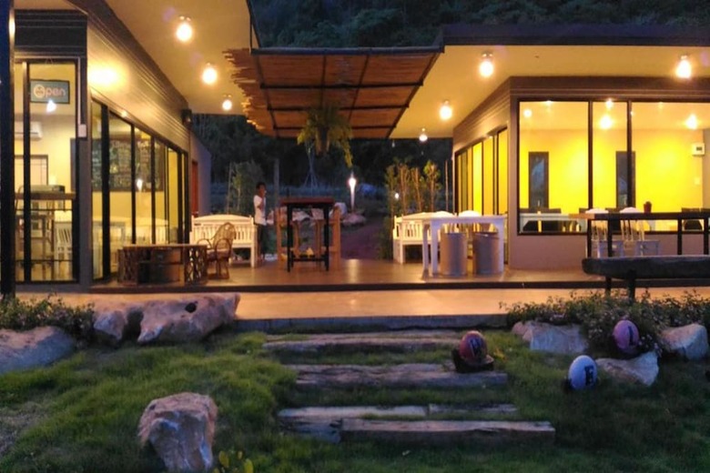 Hotel Rabbit Hill Cafe And Resort @ Khao Yai