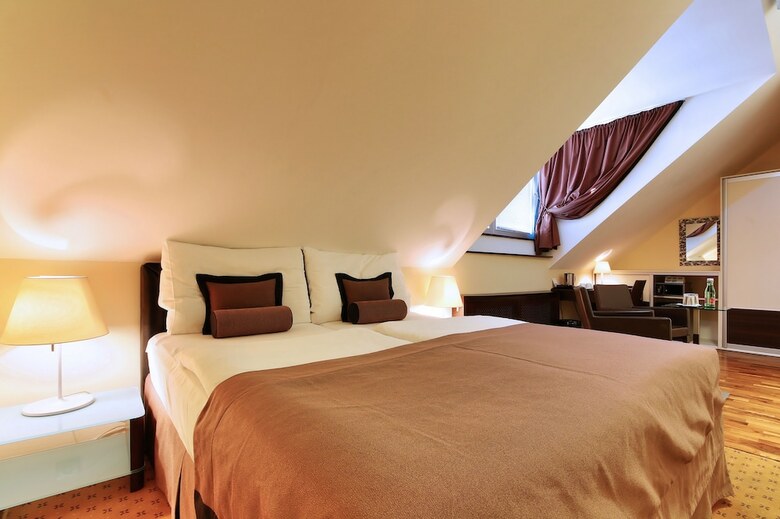 Skaritz Hotel And Residence