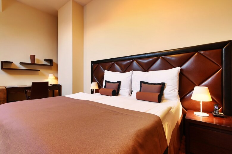 Skaritz Hotel And Residence