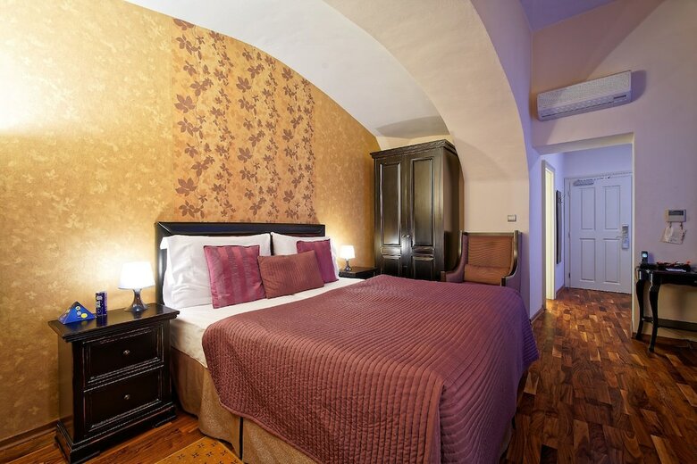 Skaritz Hotel And Residence