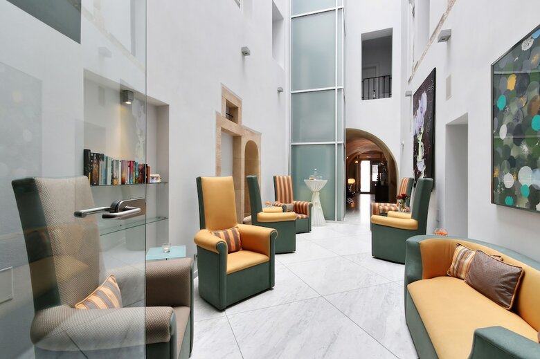 Skaritz Hotel And Residence