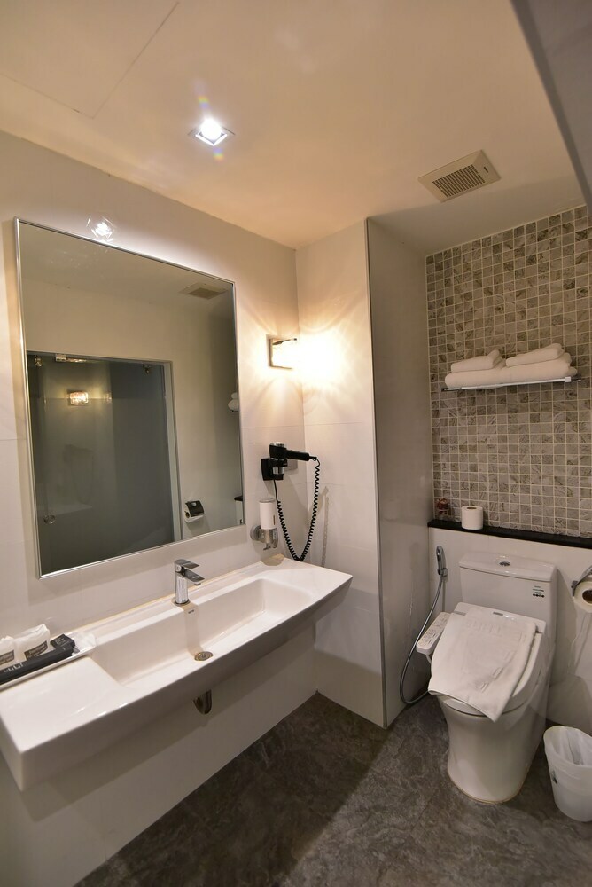 Hotel The Three Hat Yai