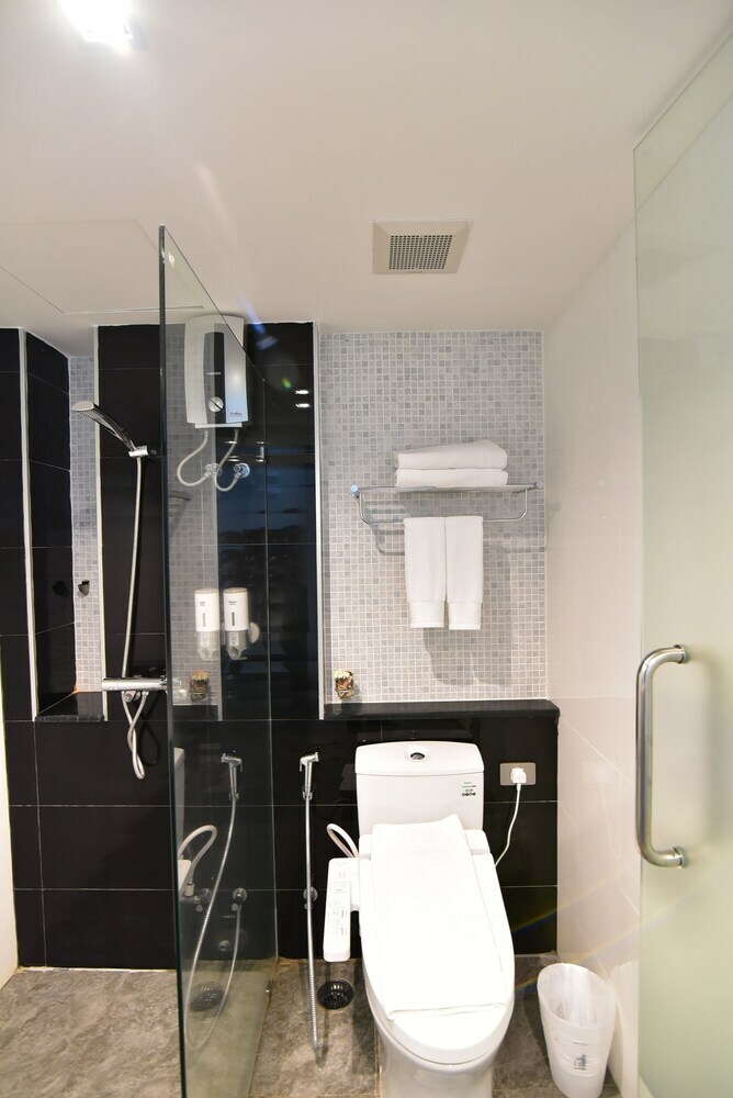 Hotel The Three Hat Yai