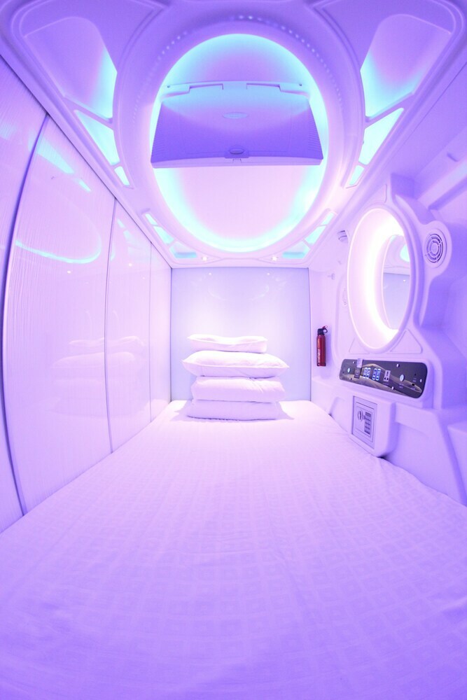 Hangzhou Space Capsule Hotel