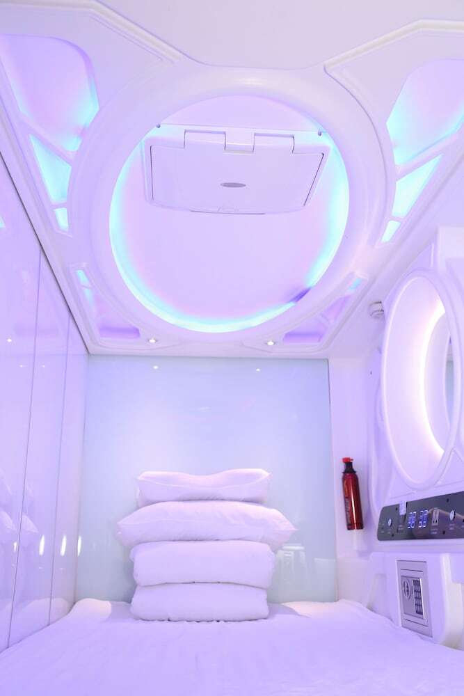 Hangzhou Space Capsule Hotel