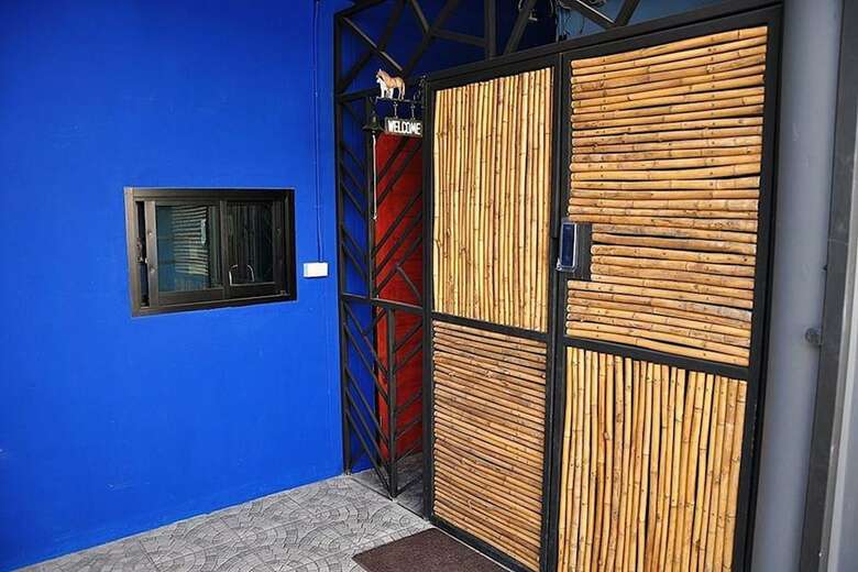 Hostal At Home Hostel