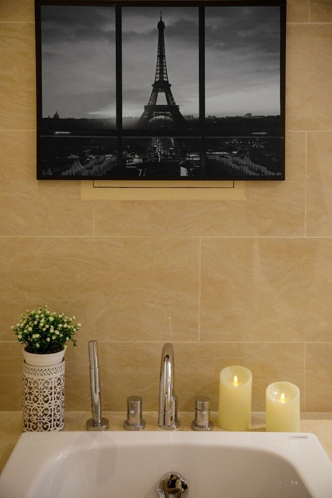 9 Suite Luxury Boutique Hotel