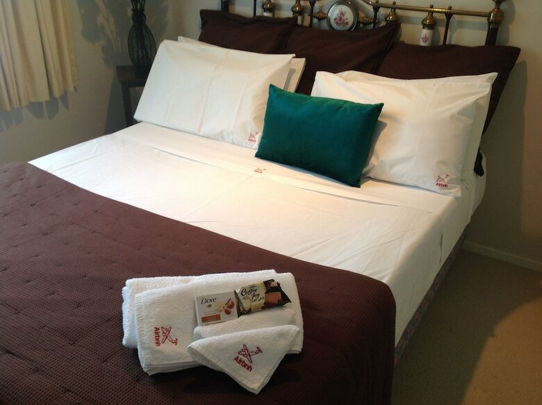 Hotel Howick Luxury Large Home