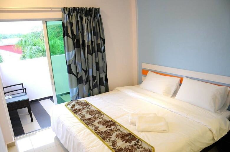 Red Orange Hotel