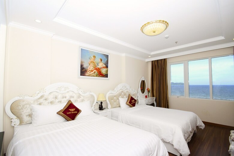 Tuyet Son Hotel