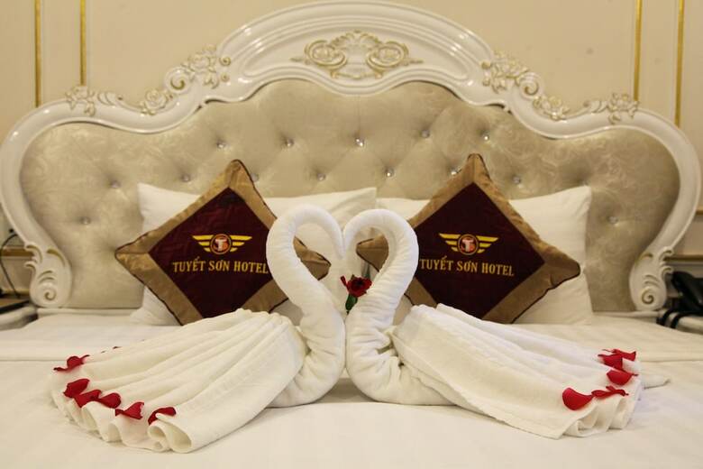 Tuyet Son Hotel