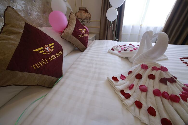 Tuyet Son Hotel