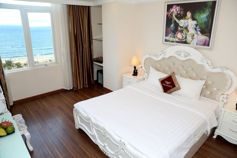 Tuyet Son Hotel