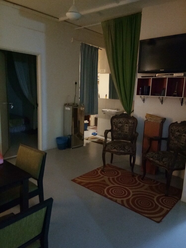Hotel Petra Lodge And Homestay