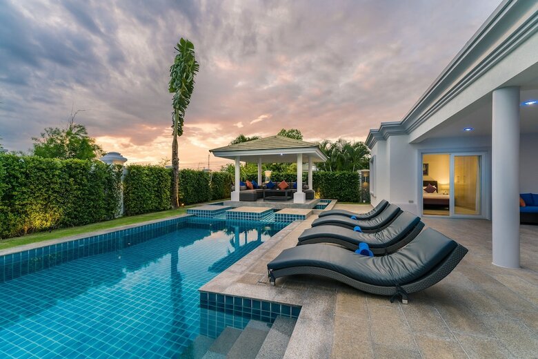 Luxury Pool Villa 608