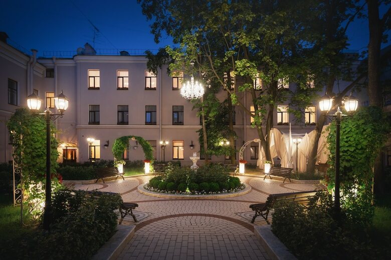 Hotel Brullov Mansion