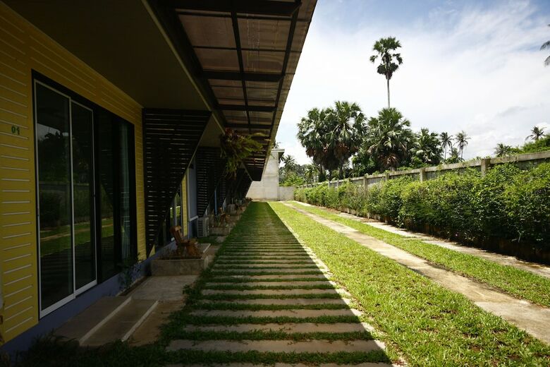 Hotel Wangthong Beach Resort