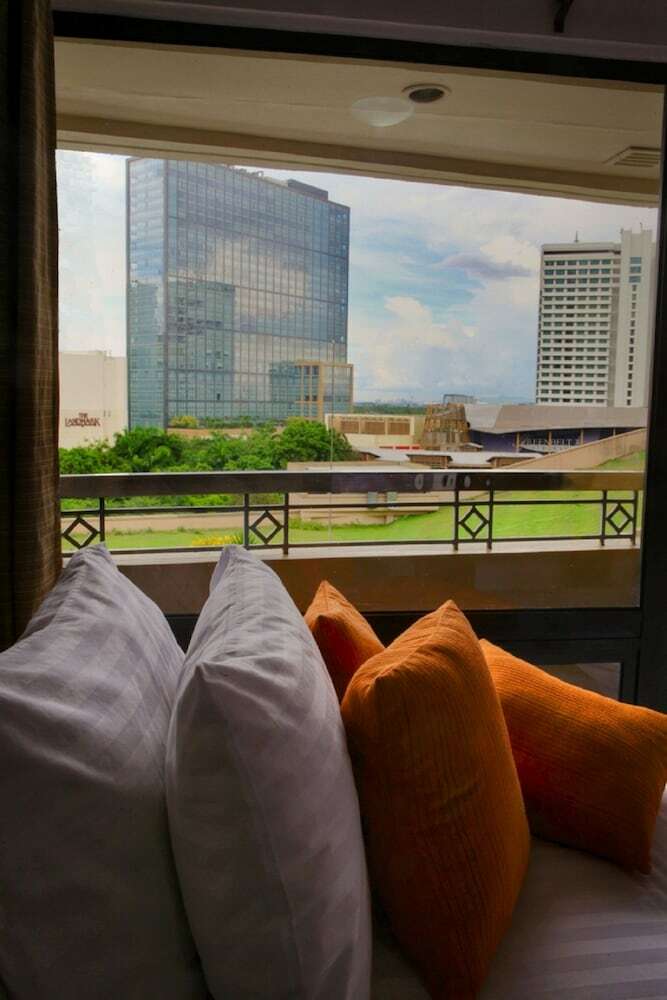 Aparthotel Bsa Tower Serviced Residences