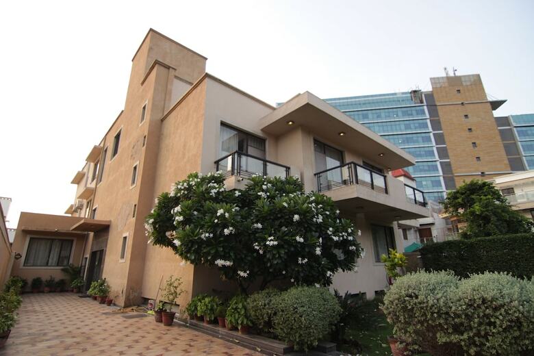 Hotel Mint Milestone Suites