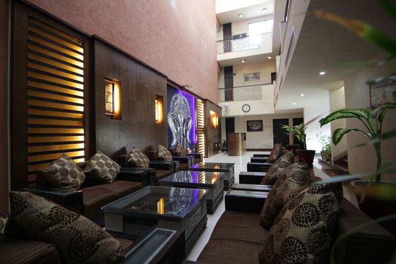 Hotel Mint Milestone Suites