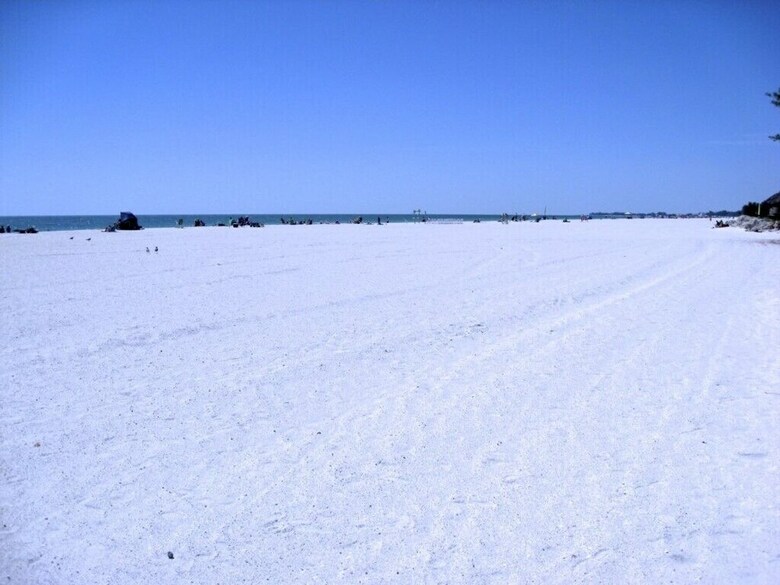 Anna Maria Island Retreat 2br Condo