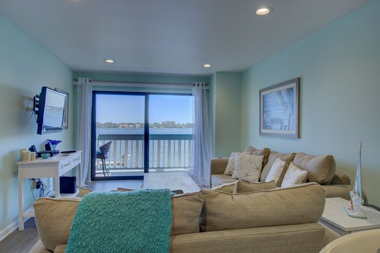 Anna Maria Island Retreat 2br Condo
